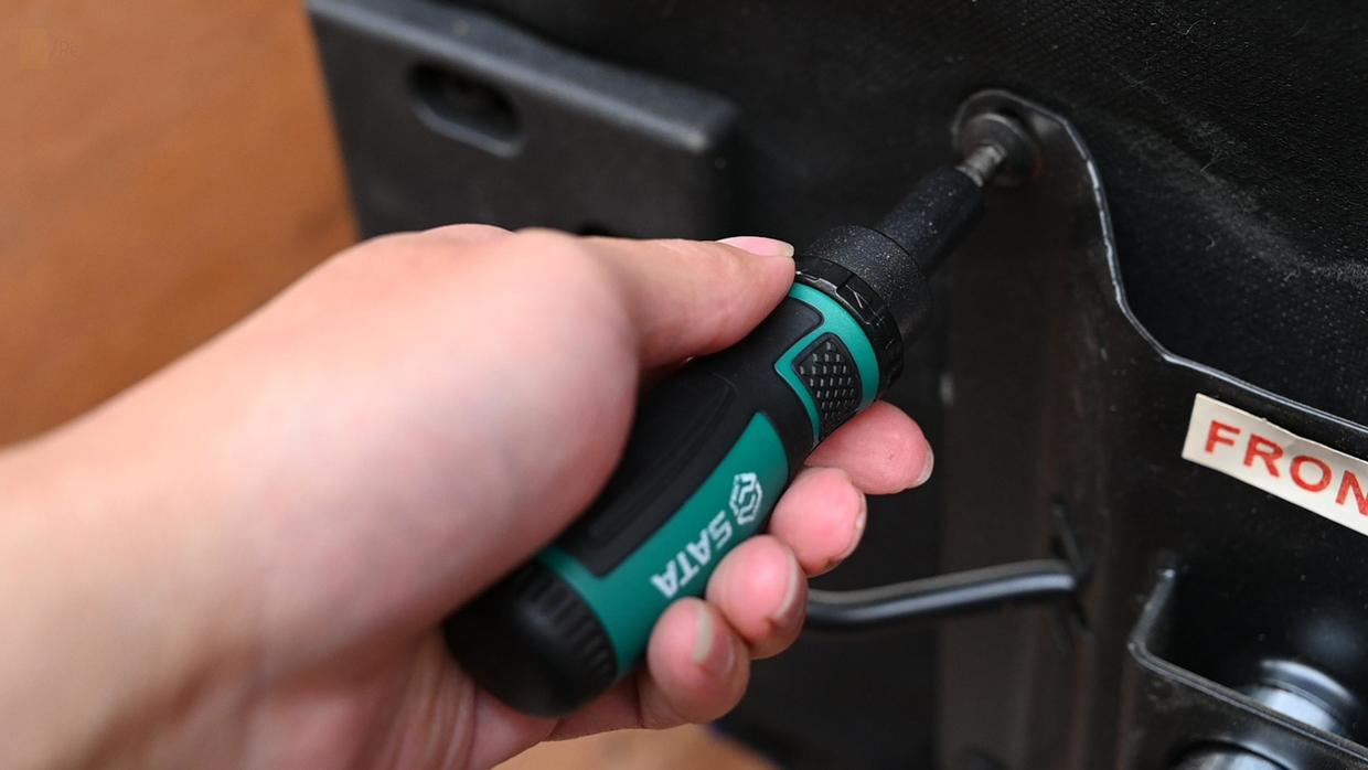 收藏级棘轮螺丝刀测评,世达棘轮螺丝刀迷你型测评