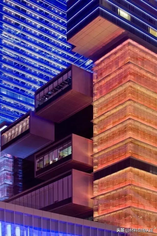 你还在用透明玻璃做立面吗？看看大师们都是怎么给玻璃上色的？