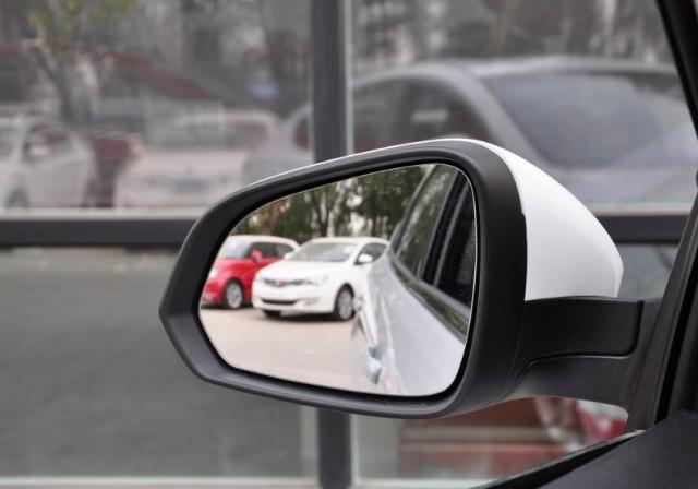 es240后视镜有隐藏功能吗,后视镜的隐藏功能看完你就知道了