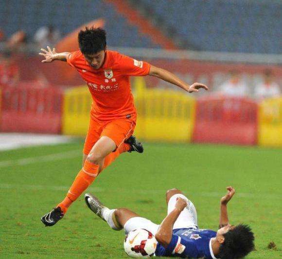 鲁能队长王彤完整视频,鲁能王彤是谁