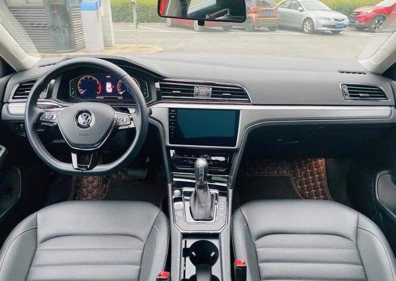 大众凌渡2022款280舒适版试驾上路,大众凌渡2017款280豪华版1.4t试驾