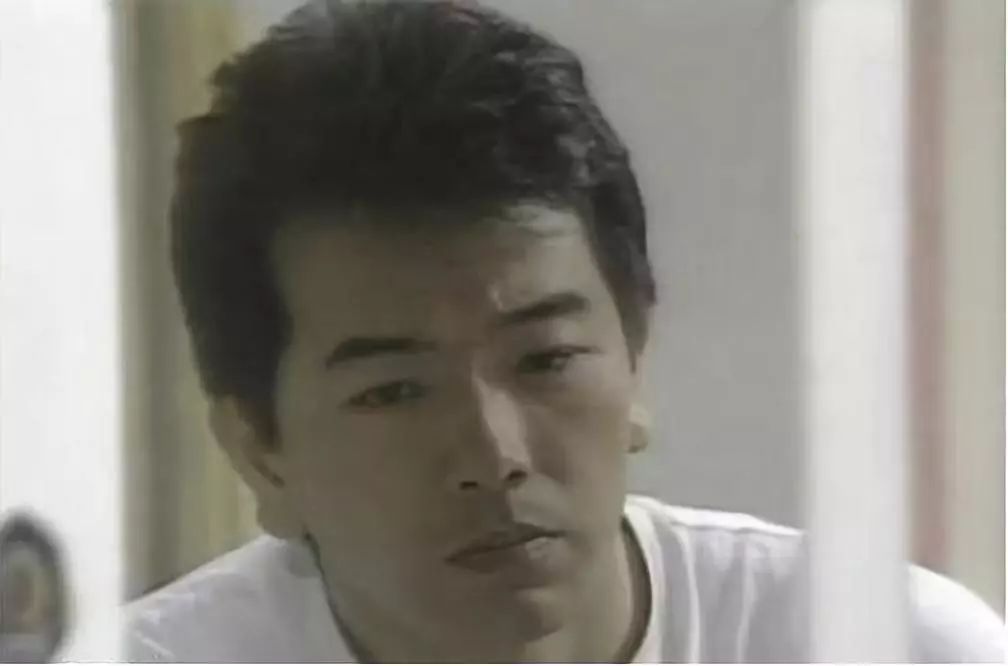 张晨光：演戏38年兢兢业业，捐款两千万无人问，64岁因直播被骂哭