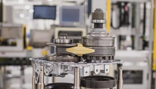 别克威朗三厢版测评视频,别克威朗试驾动力