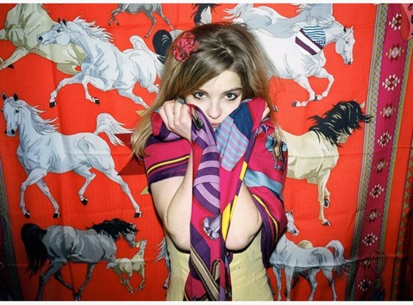 章子怡戴的迪奥围巾,章子怡爱马仕丝巾