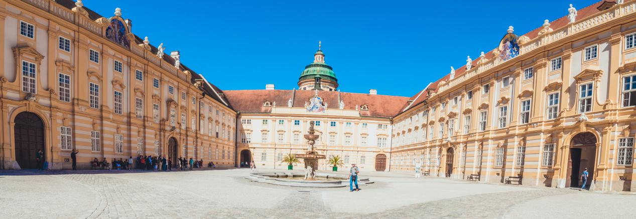 最美十大修道院,世界著名修道院合集