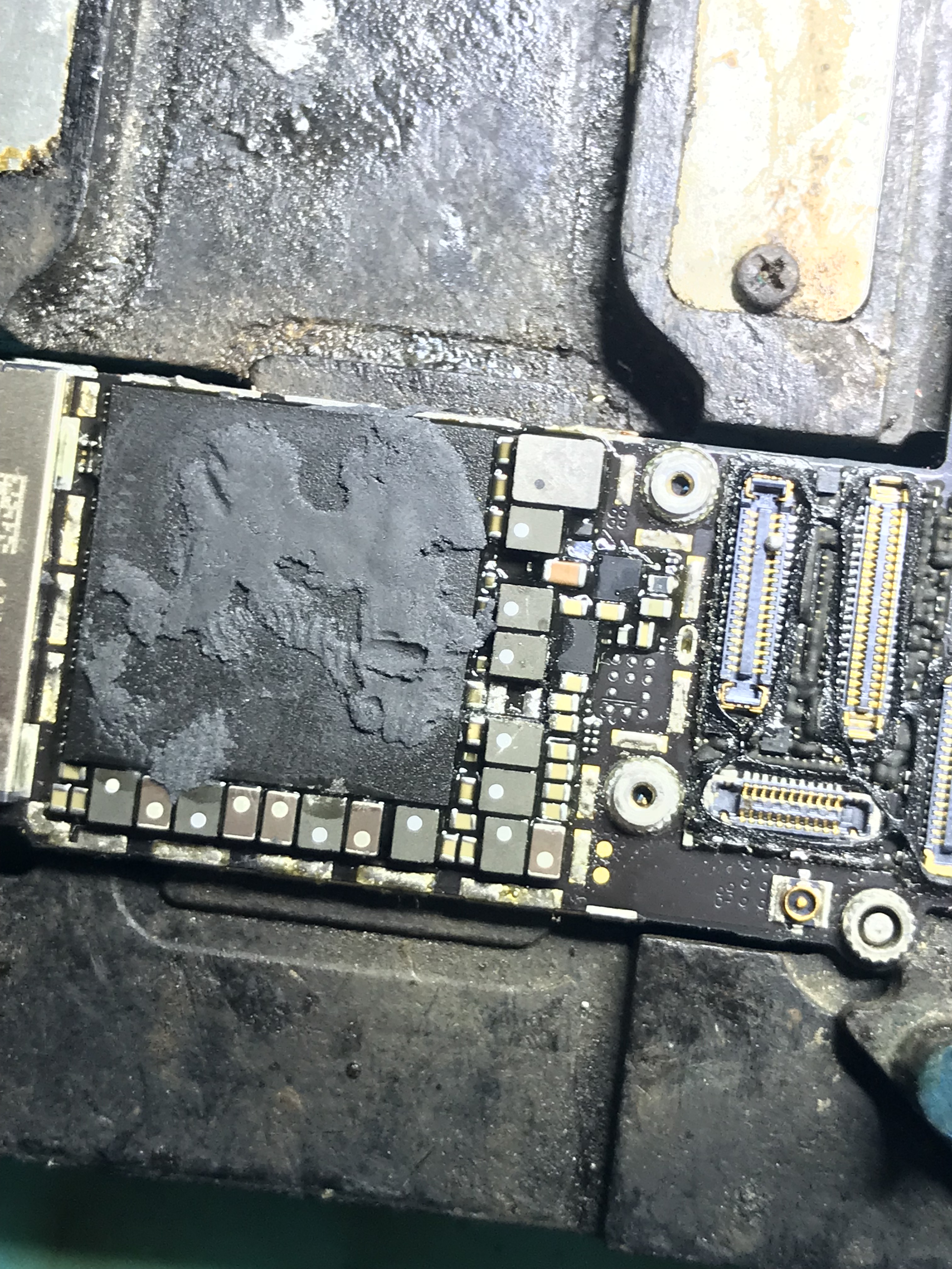 苹果6s不定时出现耳机模式怎么办,苹果6s屏幕不定时失灵怎么回事