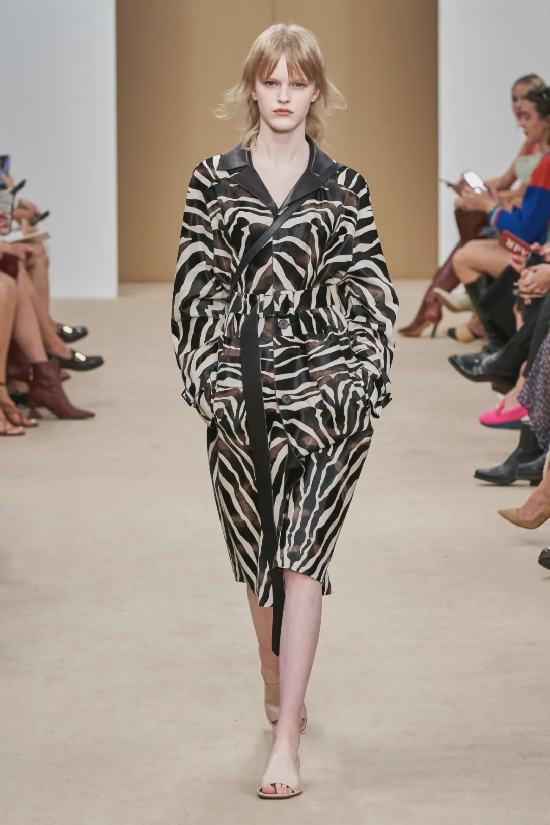 dior璞圭汗鐨崏,dior璞圭汗濂抽瀷