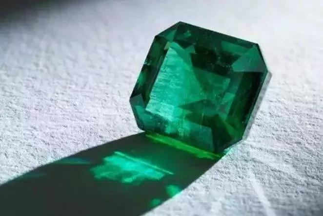 俄罗斯祖母绿是骗人的吗,俄罗斯祖母绿值得购买吗