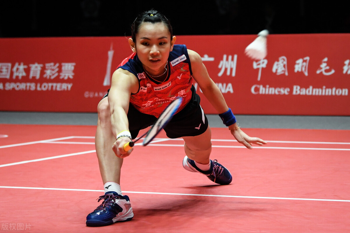 羽毛球单打发球规则常识,羽毛球正手提拉教学