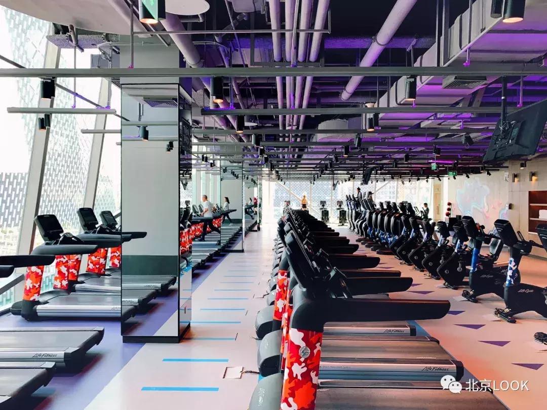 央视大楼对面网红餐厅,央视大楼隔壁酒店