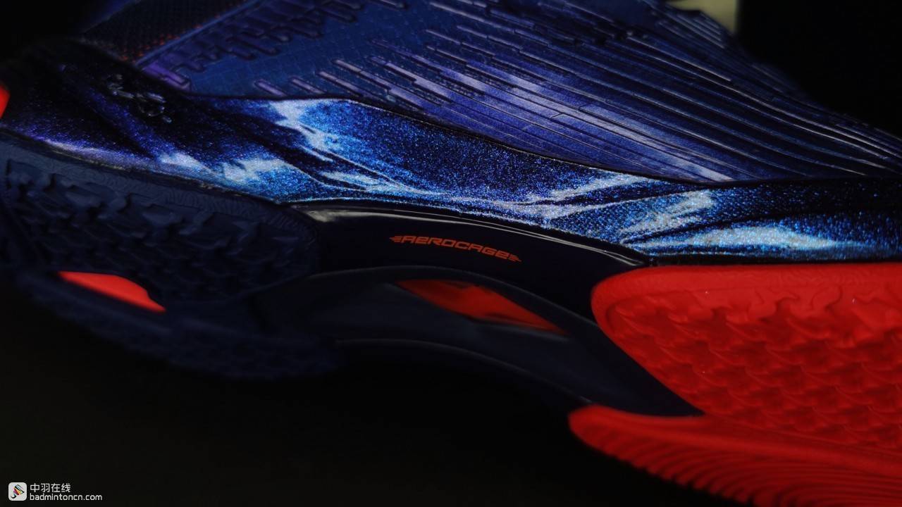 迪卡侬bs990,迪卡侬bs990与尤尼克斯88d