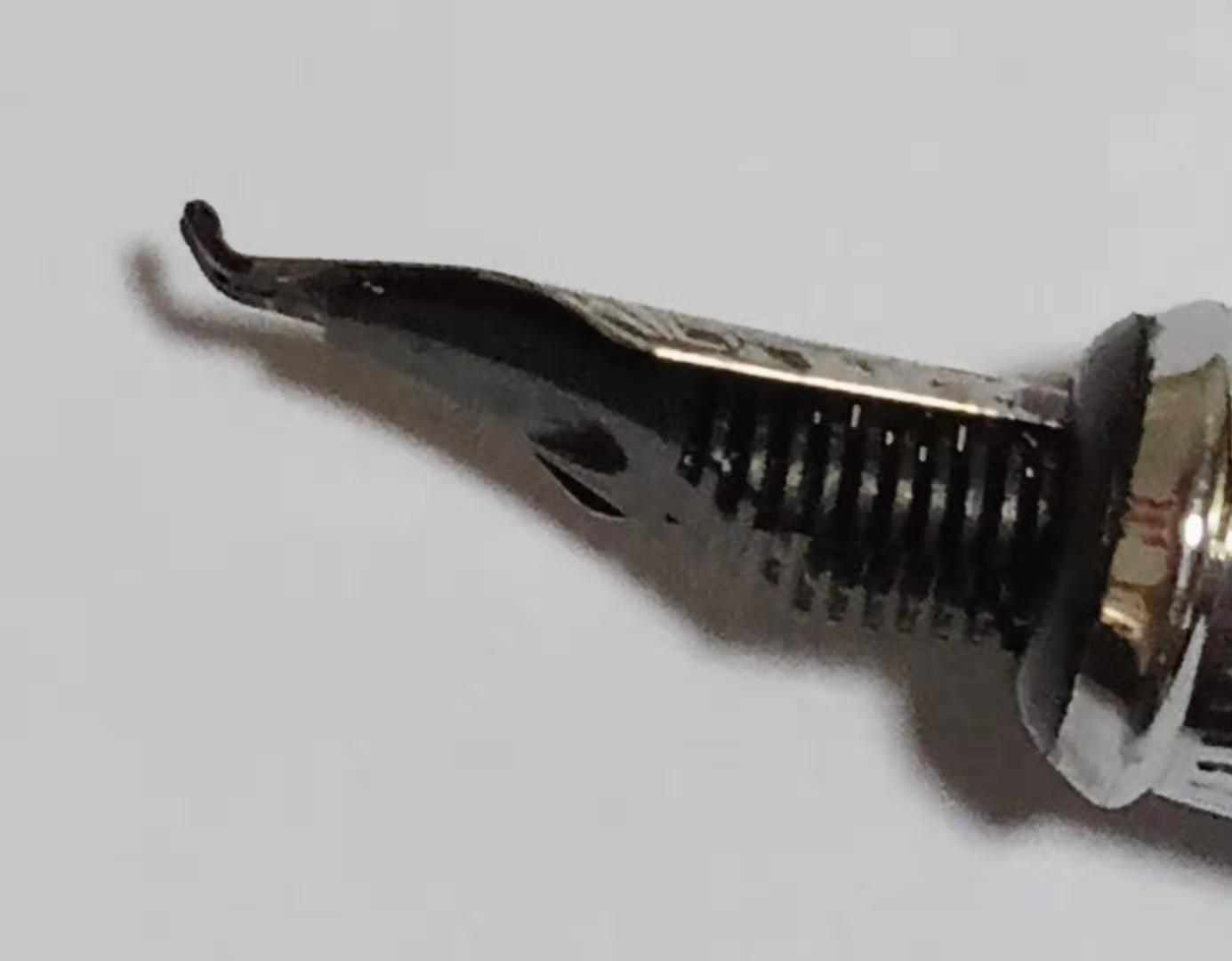 为什么中性笔比较流行,中性笔为什么笔越少越好用