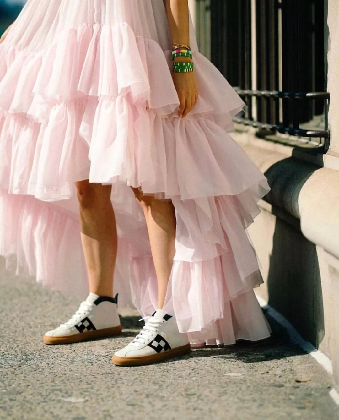 婚纱搭出时髦感｜不到百元的6件单品，手把手教给你