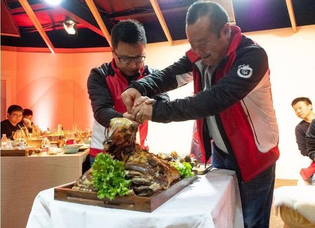 保时捷911冰面上漂移,保时捷汽车911玩雪