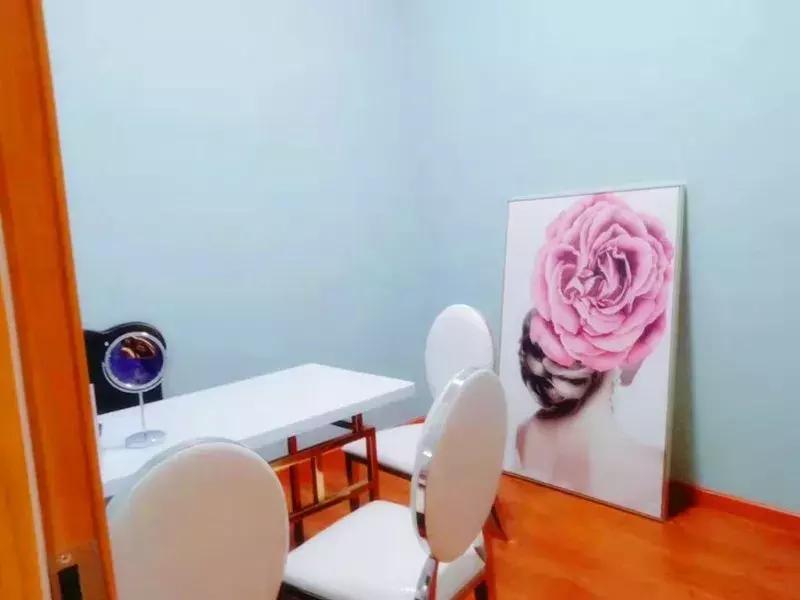 揭秘！天津路这家店，门口停满豪车！还不时有各种靓丽女子进出.