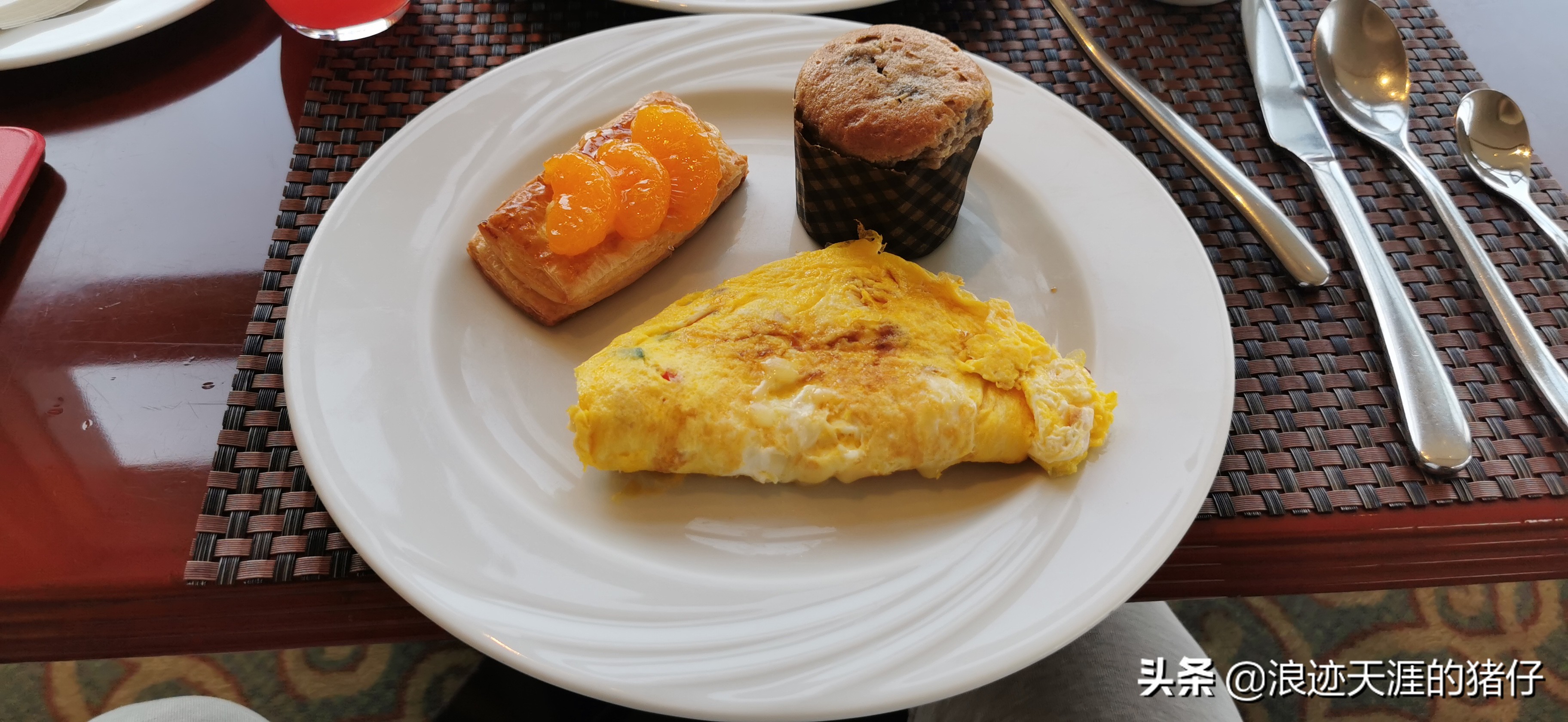 开业十八年上海最中心奢华五星酒店体验,喜半参犹。因为疫情缘故