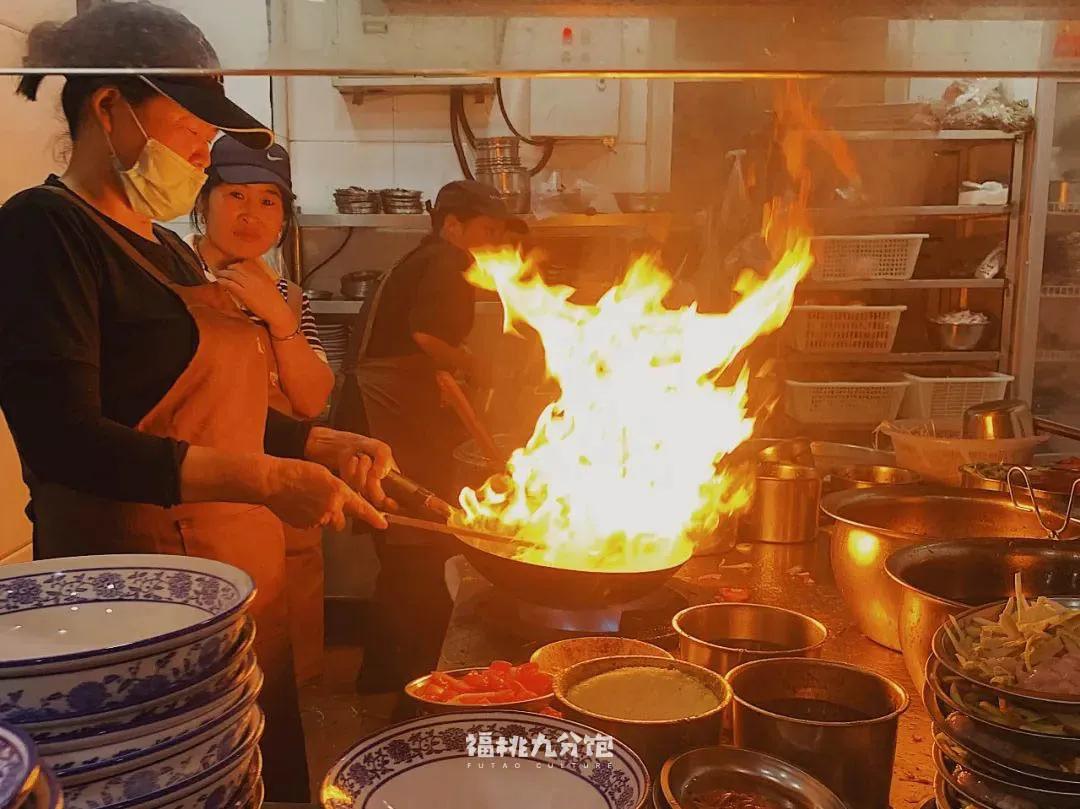 王宝强吃面道士下山,道士下山吃面图片