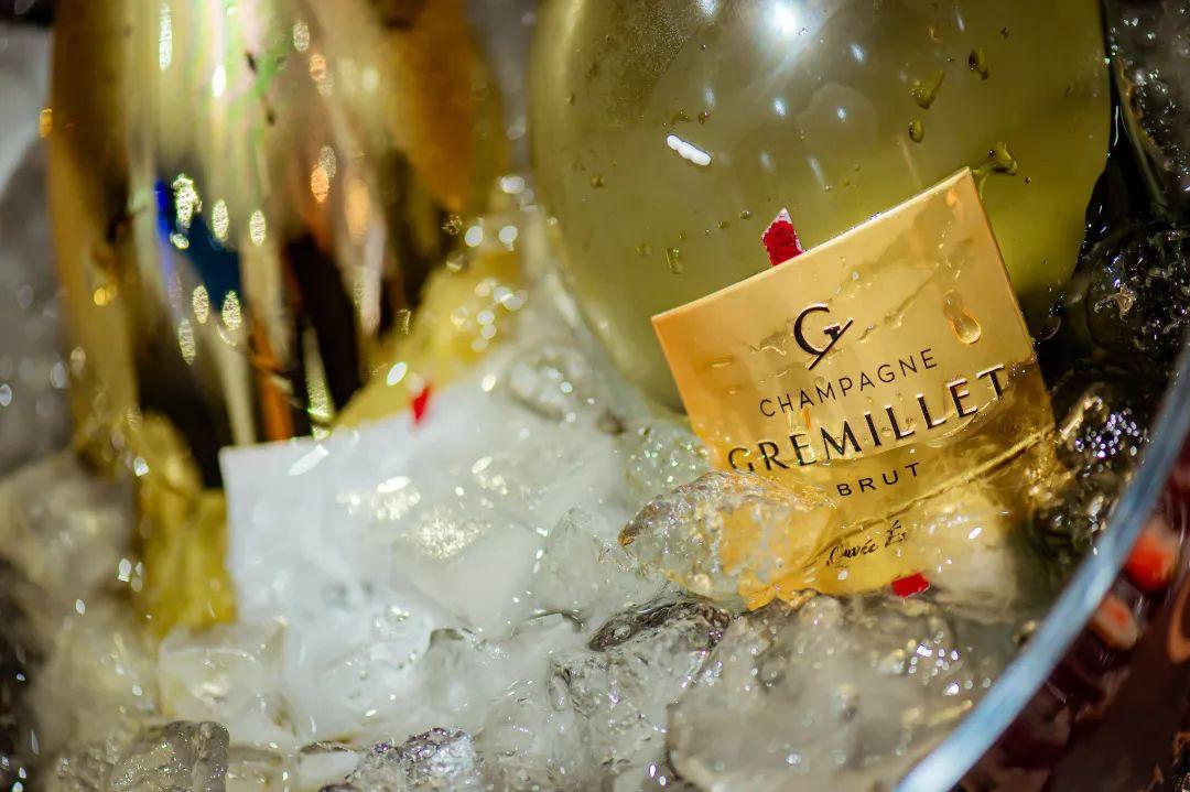 广州西装定制店推荐,珠江西服定制店