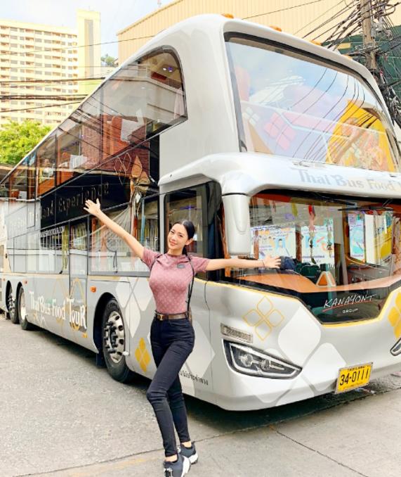 柳岩穿蓝色纱裙亮相海边,柳岩夏季海边