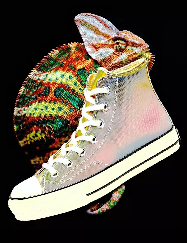 这双5D“变色鞋”火了，让光来决定颜色，做这条gai上最亮的崽