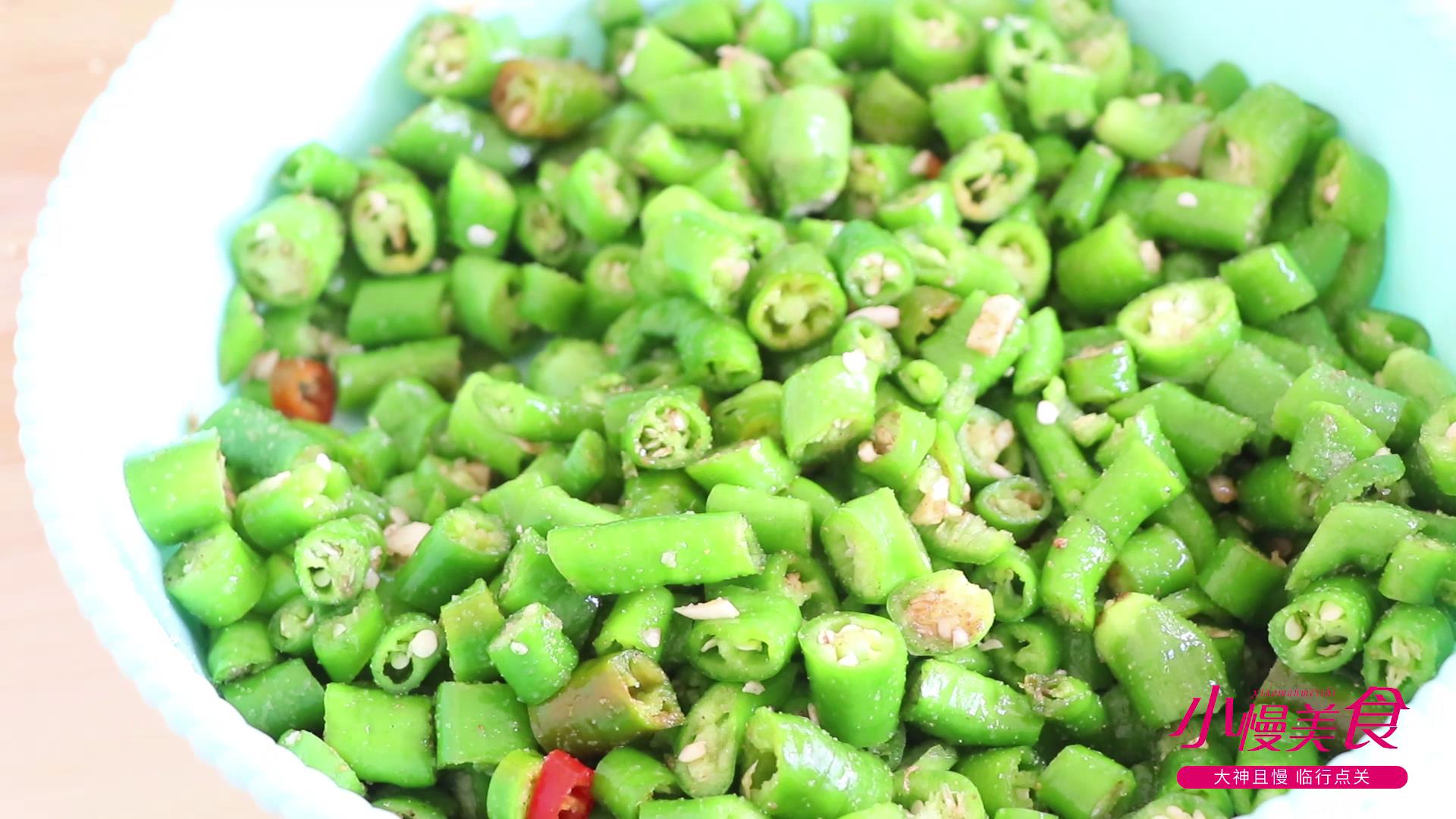 腌辣椒最简单的方法又最好吃,简单的腌辣椒方法大全