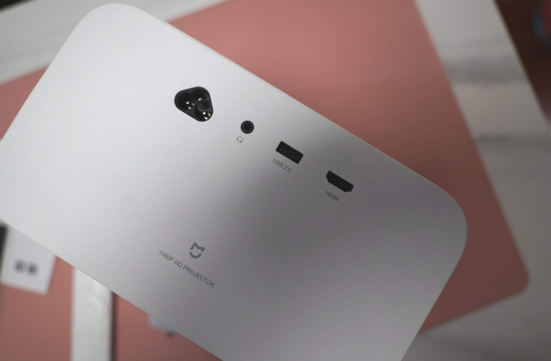 小客厅投影仪安装设计,客厅装个幕布不装投影仪