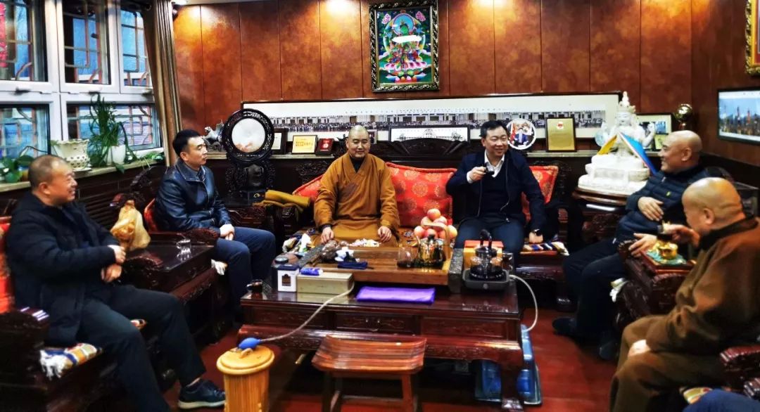 圣境资讯|五台山管委会与佛协领导在春节前看望老法师