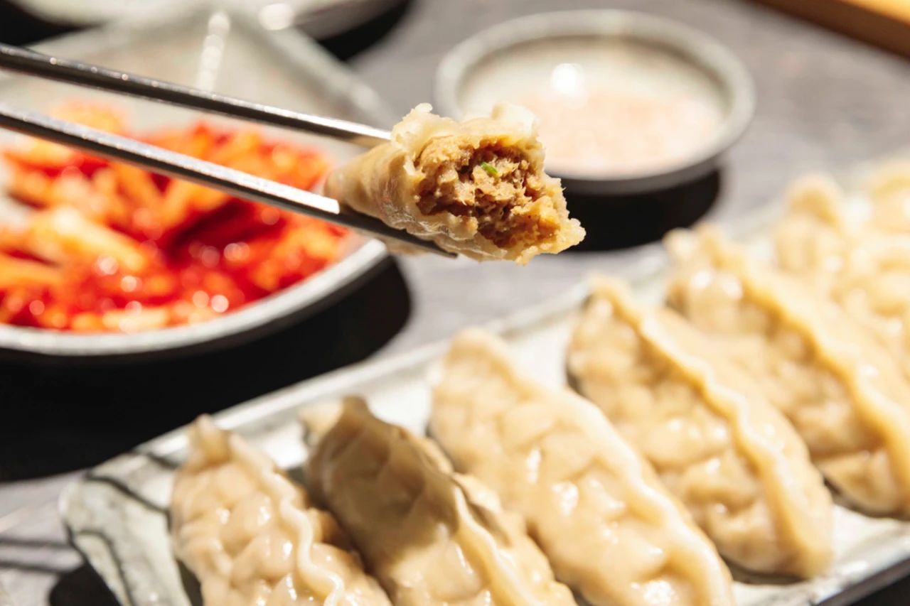 不出国就能吃到正宗韩料,不出国就能吃到正宗的韩国料理