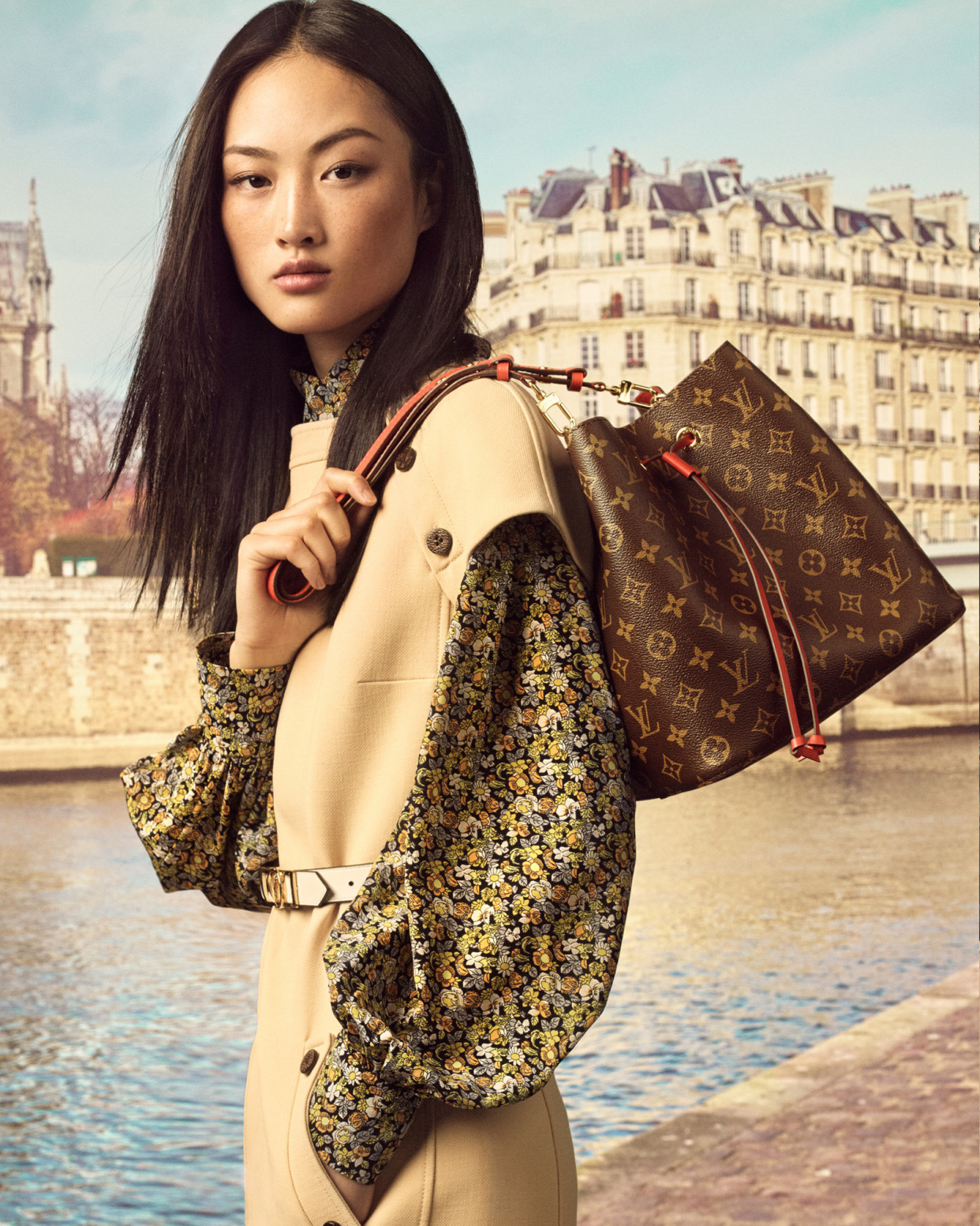 lv经典款包包哪一款适合配运动服 (lv train monogram白色透明款)