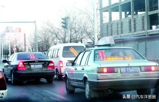 情人节开大奔接女朋友，拉开车门她却说要分手？！