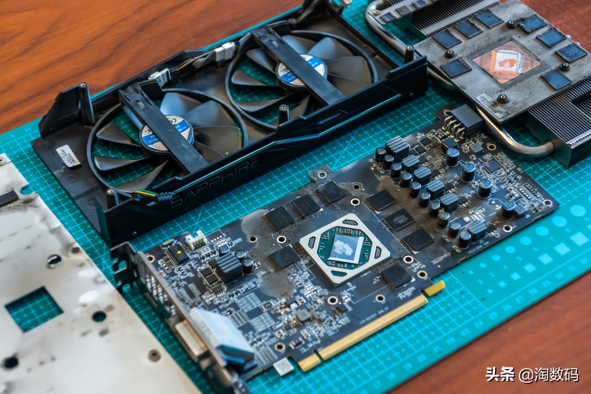 rx580蓝宝石8g超白金吃鸡测试,rx580满血版相当于哪个显卡