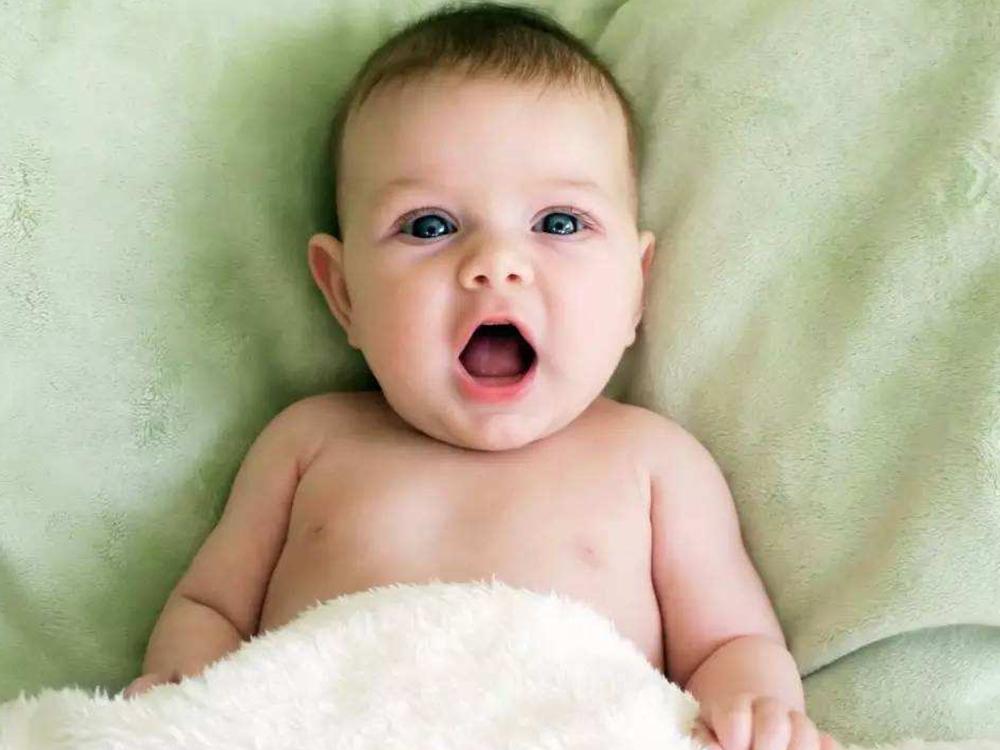 宝宝肚脐肿,宝宝肚脐有点肿怎么回事