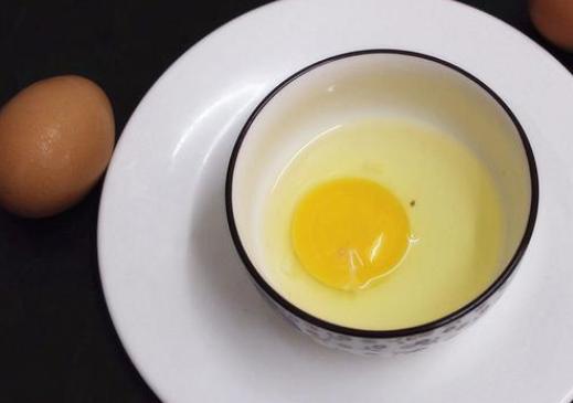 有小黑点的蛋是什么蛋,有斑点的鸡蛋到底能吃吗