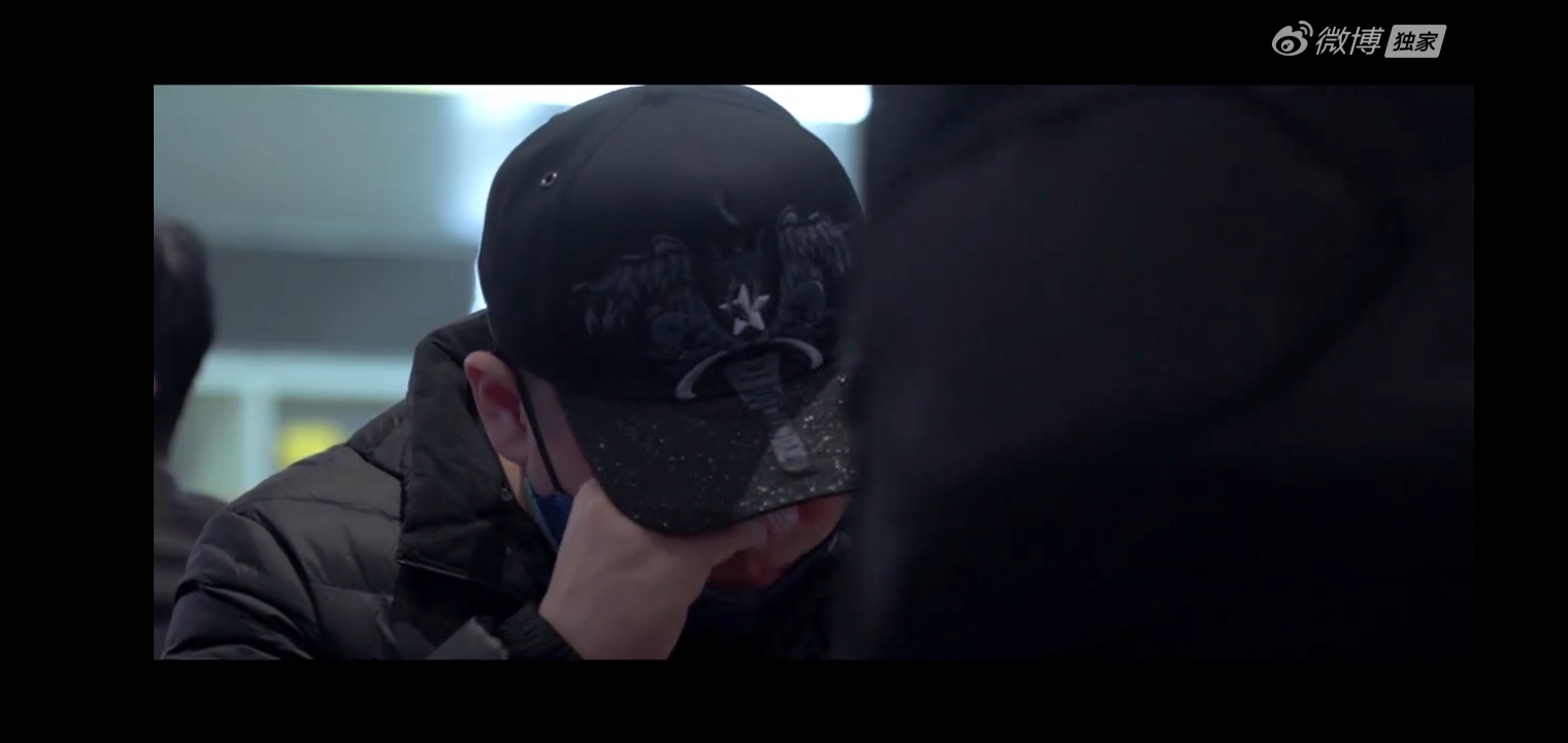 岳云鹏相声完整版送礼物,岳云鹏自费拍的短片