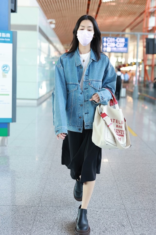 刘雯身高178的脚42码,刘雯的逆天长腿