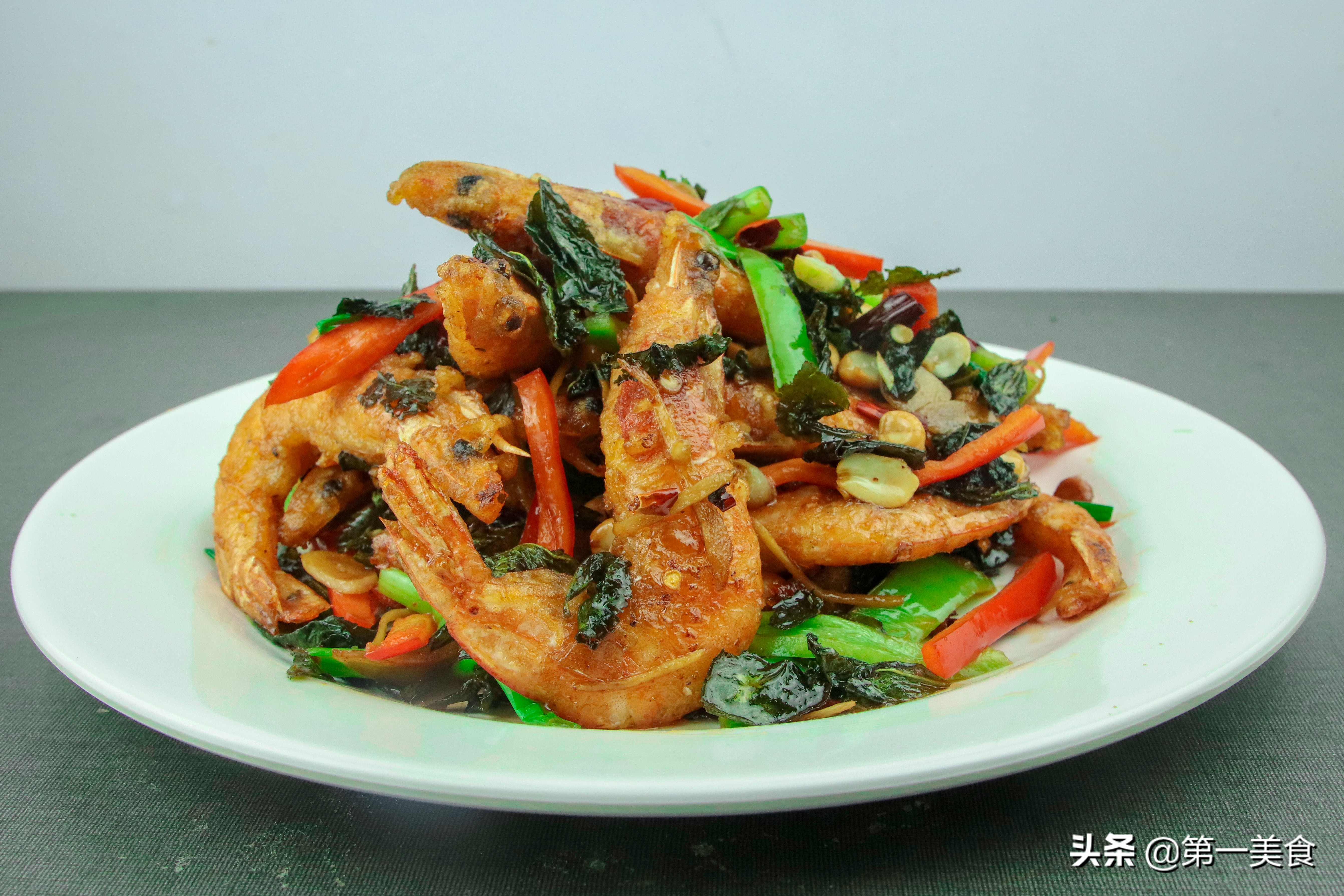 白灼虾的正确做法不腥鲜嫩爽口,大虾这样做虾肉嫩滑汤鲜味美