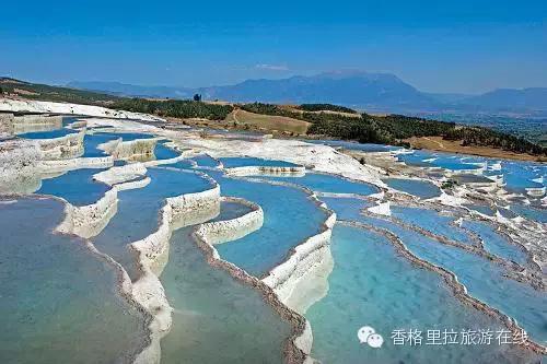 香格里拉除了景点还有好玩的地方,丽江去香格里拉路途中有什么景点