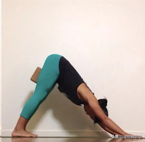 大腿内侧怎么练瑜伽,练瑜伽能消除拜拜肉