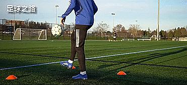 两分钟教你零基础颠球,如何练单脚旋转颠球