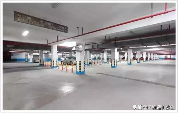 车库小柱网和大柱网的造价哪个高,地下车库柱网的大小分析