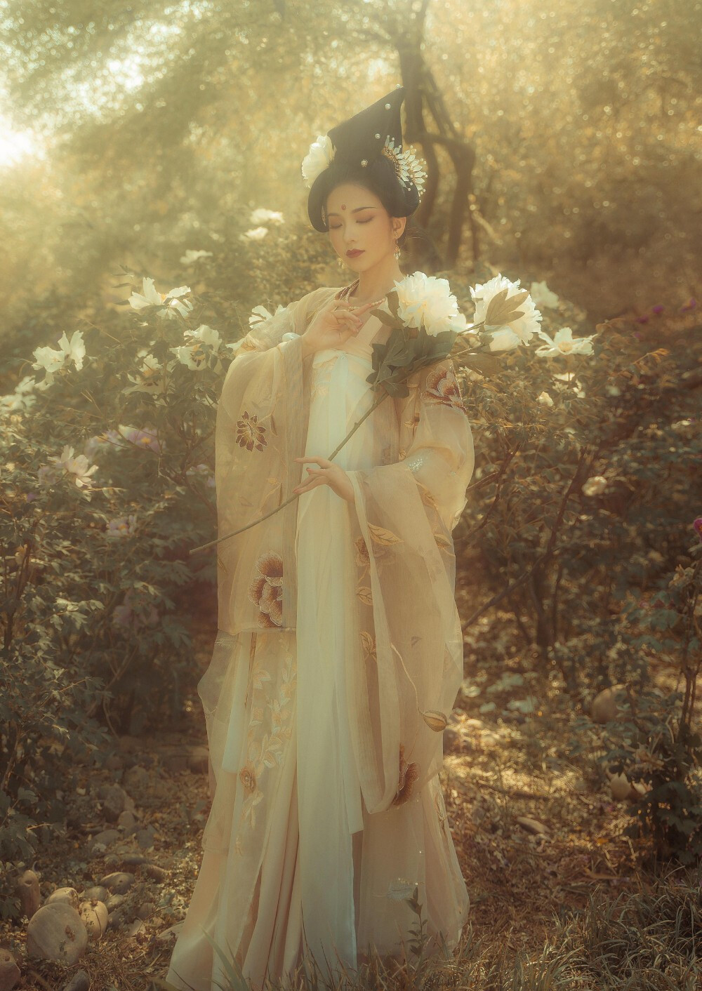 汉服与现代服饰不一样的地方,汉服是现代服装