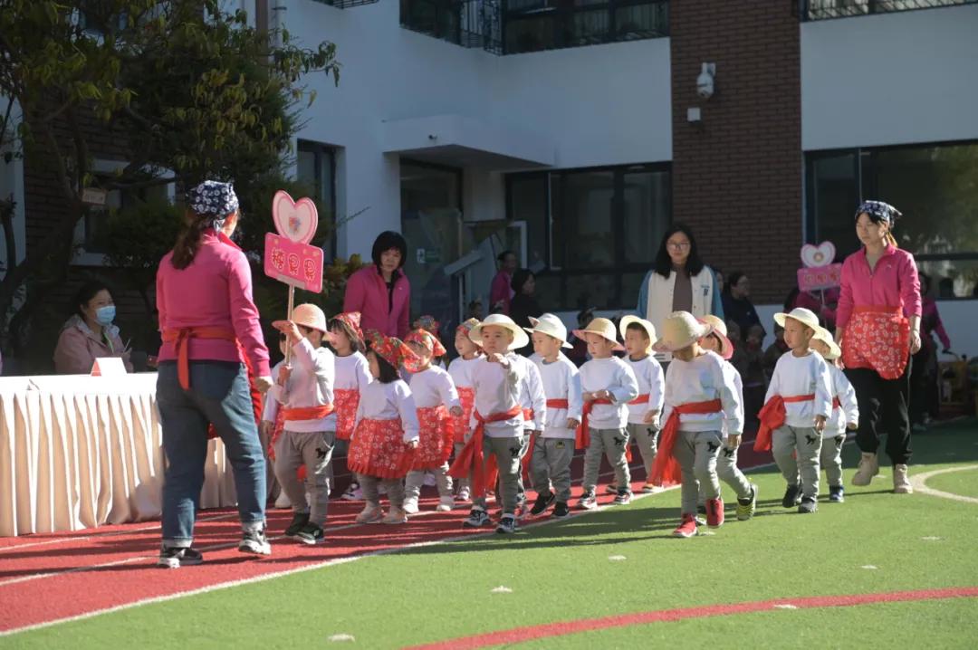 民族团结润童心家园携手共成长——和平五幼举行2021年秋季民族运动会