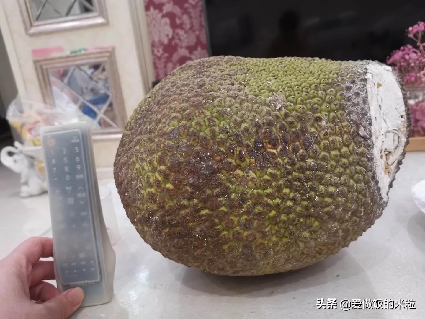 菠萝蜜的核是不是和板栗一个味道,菠萝蜜核和板栗可以一起吃吗