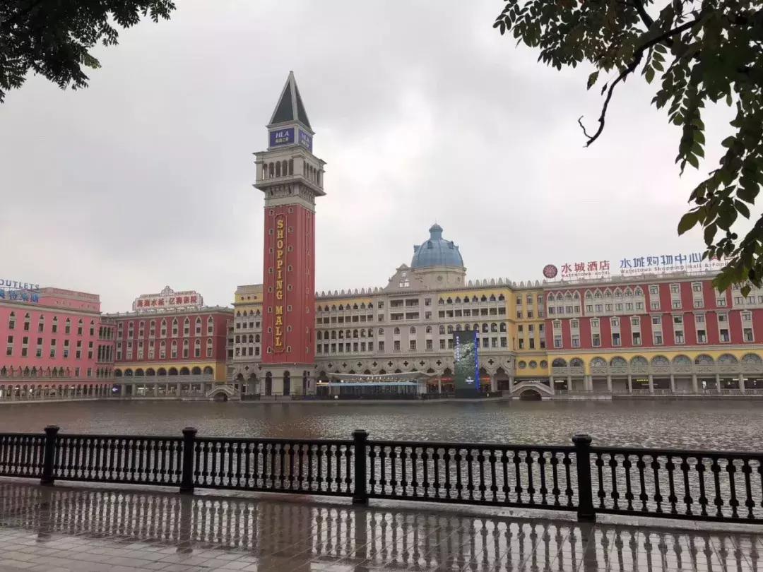 你身上穿的所有衣服,你身上穿的这件衣服有大号的吗