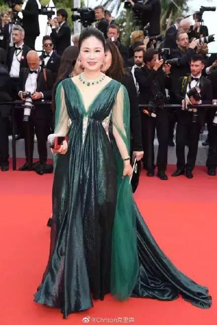 五万块戛纳红毯大礼包:接车、化妆、拍照一价全包！