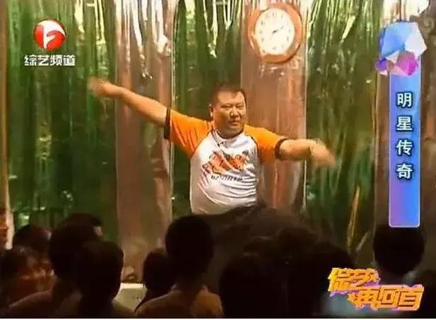 岳云鹏连续13年为郭德纲庆生,郭德纲岳云鹏在同龄人中成就