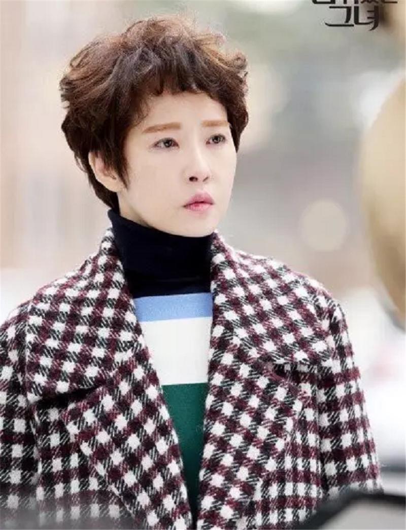 脸型偏瘦颧骨明显怎么办改善,怎么改变颧骨高的脸型