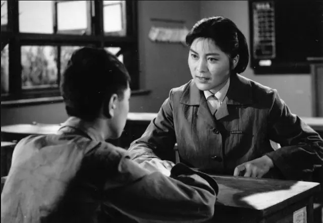 老电影小小足球队,六十年代老电影小飞虎队