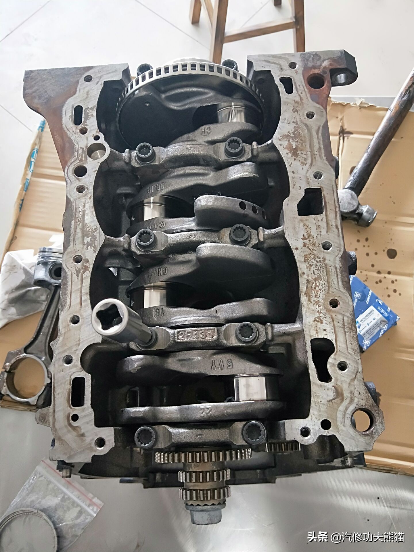 07年奥迪a6轻微烧机油怎么解决,奥迪2007款a6烧机油的原因