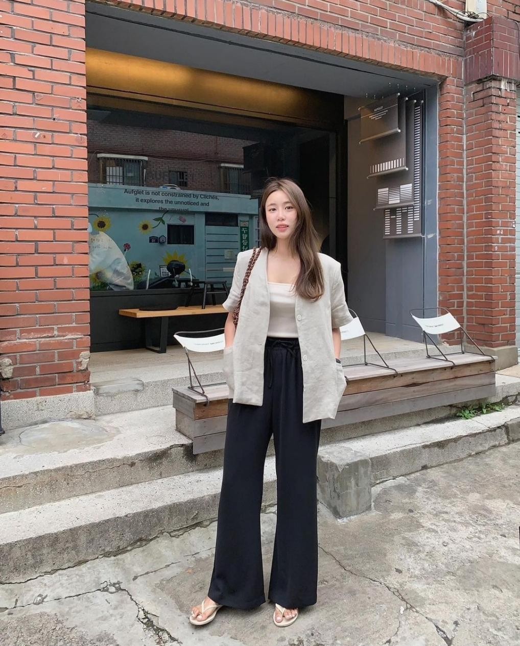 越简单穿搭越高级,越简单的穿搭越考验身材